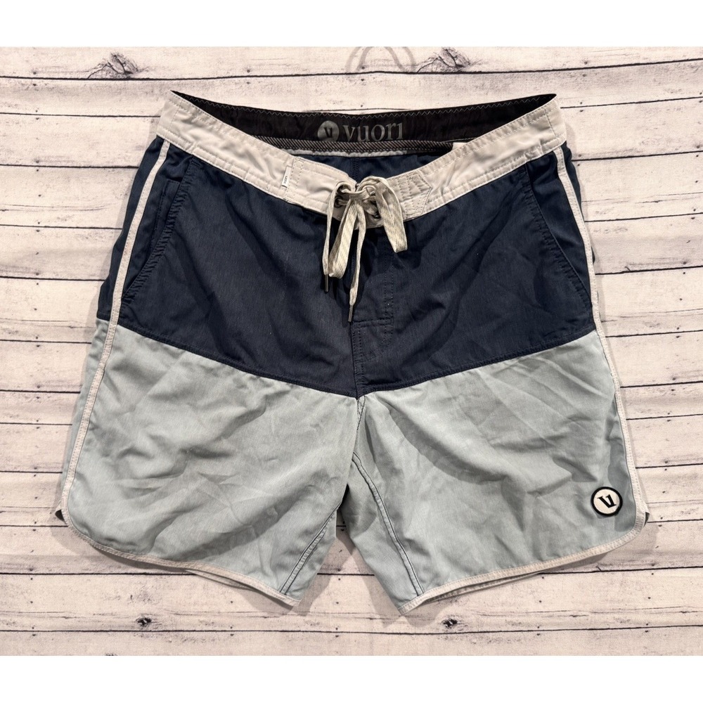 Vuori Board Shorts Mens 32 Blue Striped Stretch Surf Coastal Swim Trunk